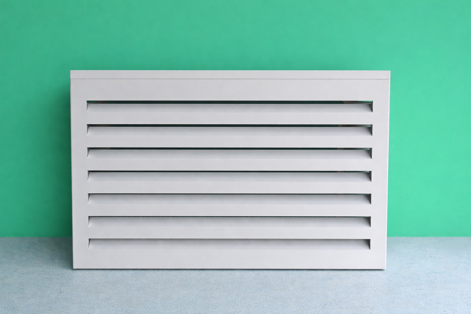 UnderCovers Medium aluminum AC cover, 12,000–18,000 BTU size